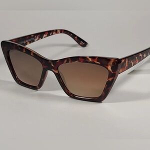 Vince Camuto Cat Eye
Sunglasses Tortoise Frame
Gold Mirror Lens VC899